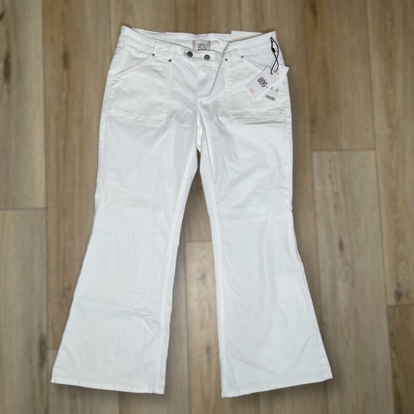 BDG Urban Outfitters Micro-Flare Low Rise Jean - Picture 4 of 6